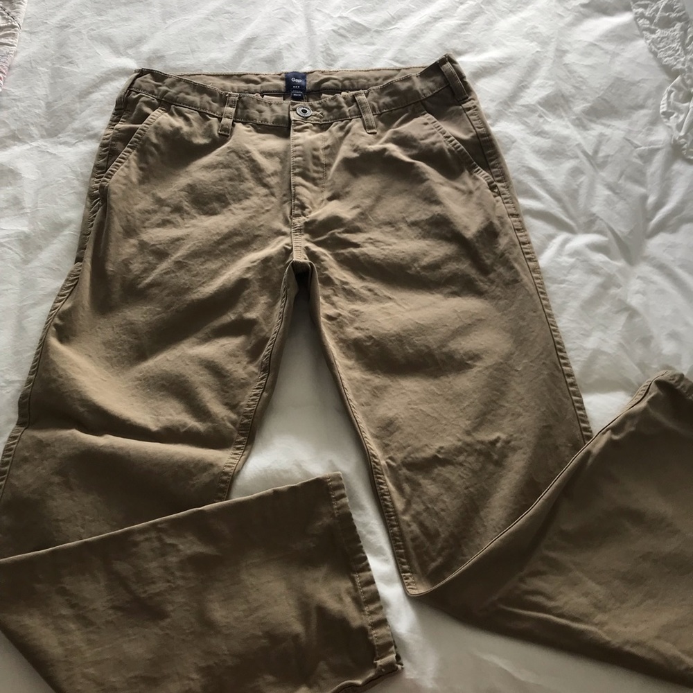 Gap men’s chino pants, khaki, size 33 x 30